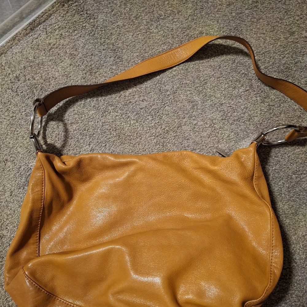 Elegant Tan Leather Shoulder Bag